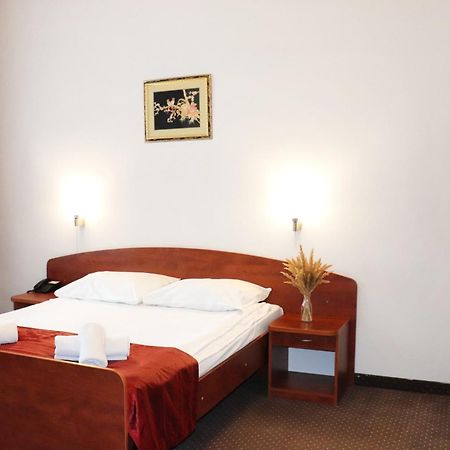 Hotel Lothus Wrocław Exteriör bild