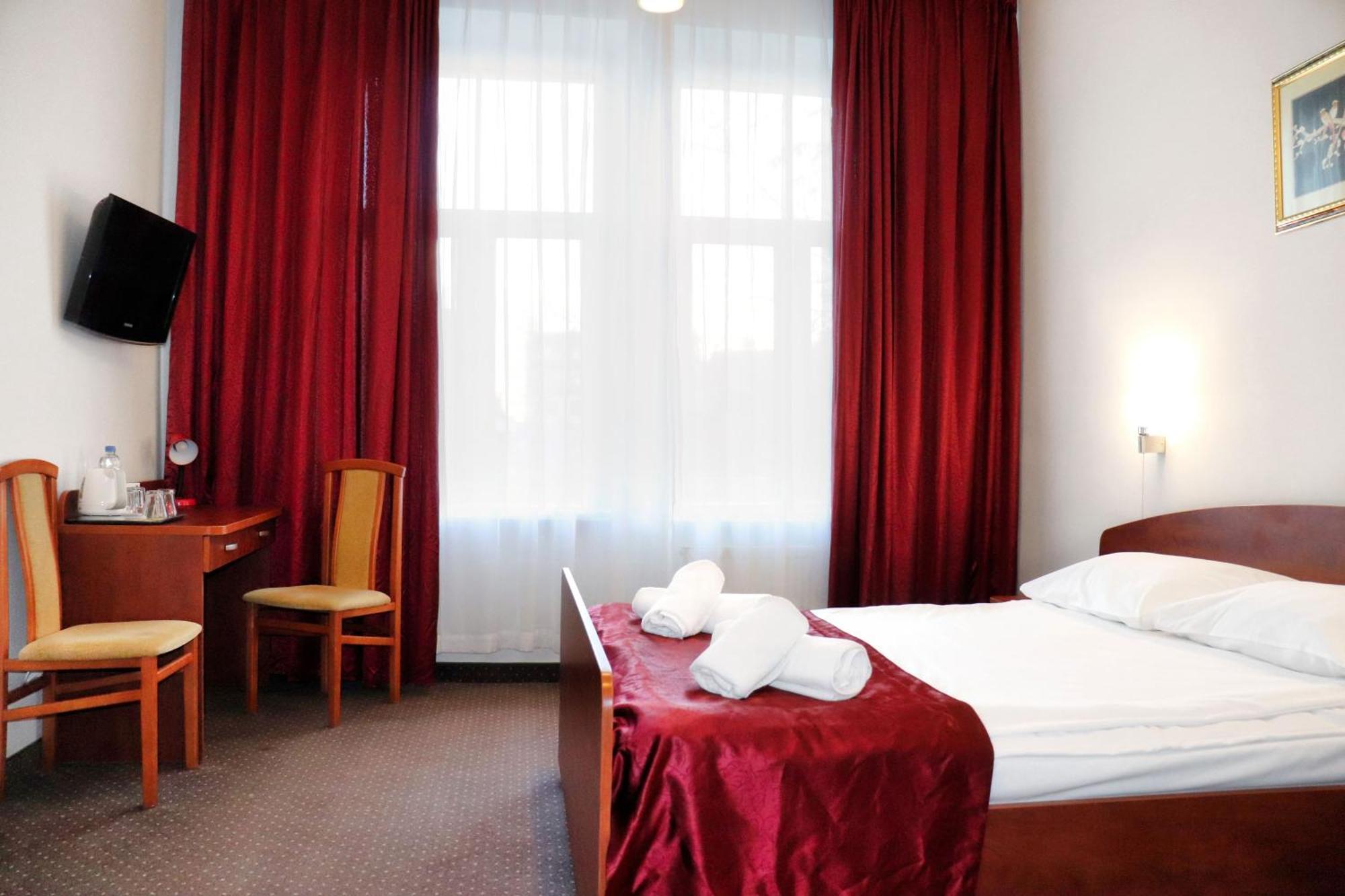 Hotel Lothus Wrocław Exteriör bild
